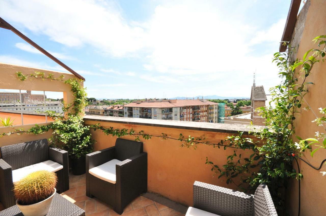 Penthouse With View Apartment Rome Bagian luar foto