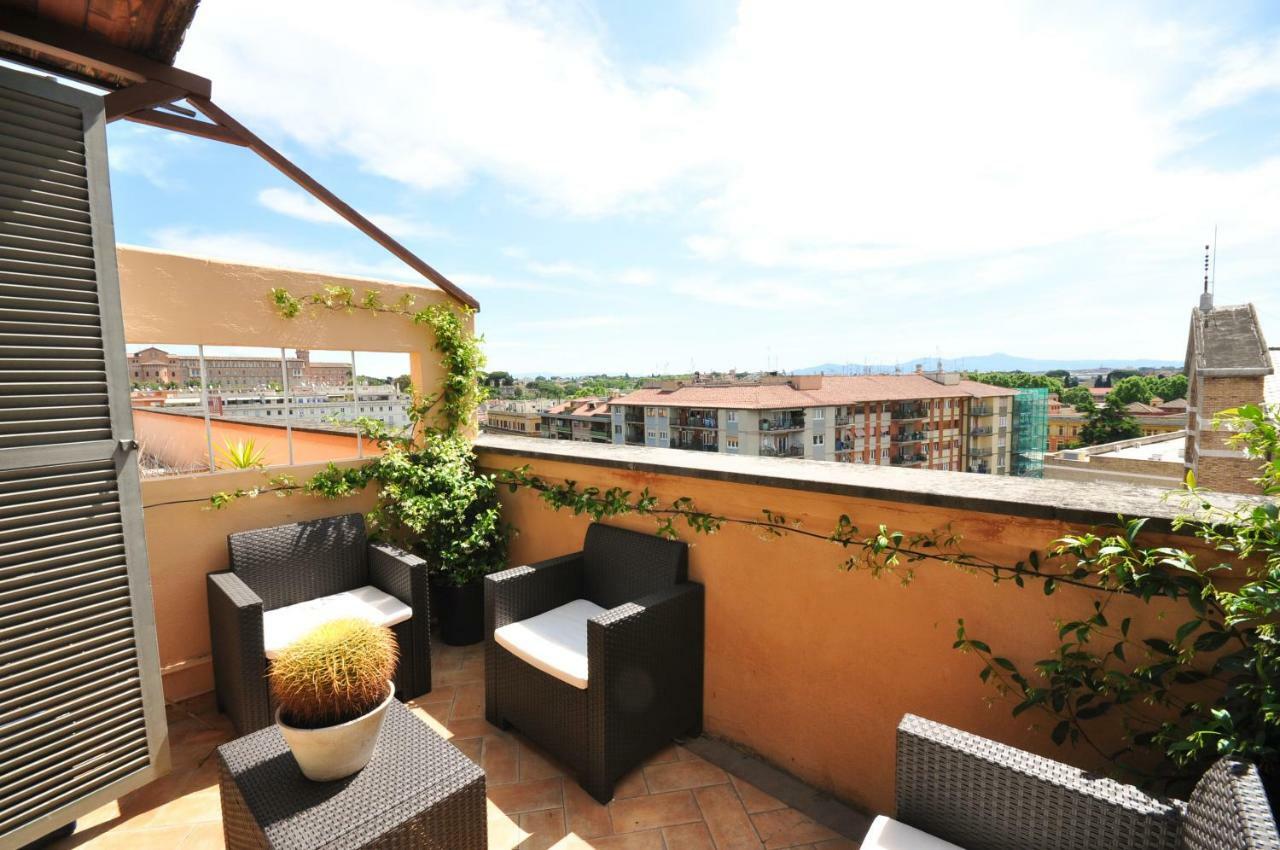 Penthouse With View Apartment Rome Bagian luar foto